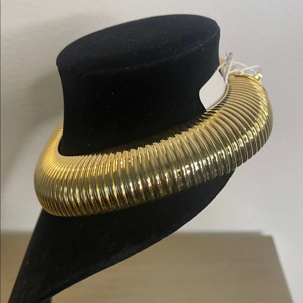 Gold Choker Omega Necklace - Picture 2 of 5
